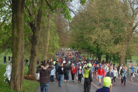 Runners moving to the Red start at Greenwich